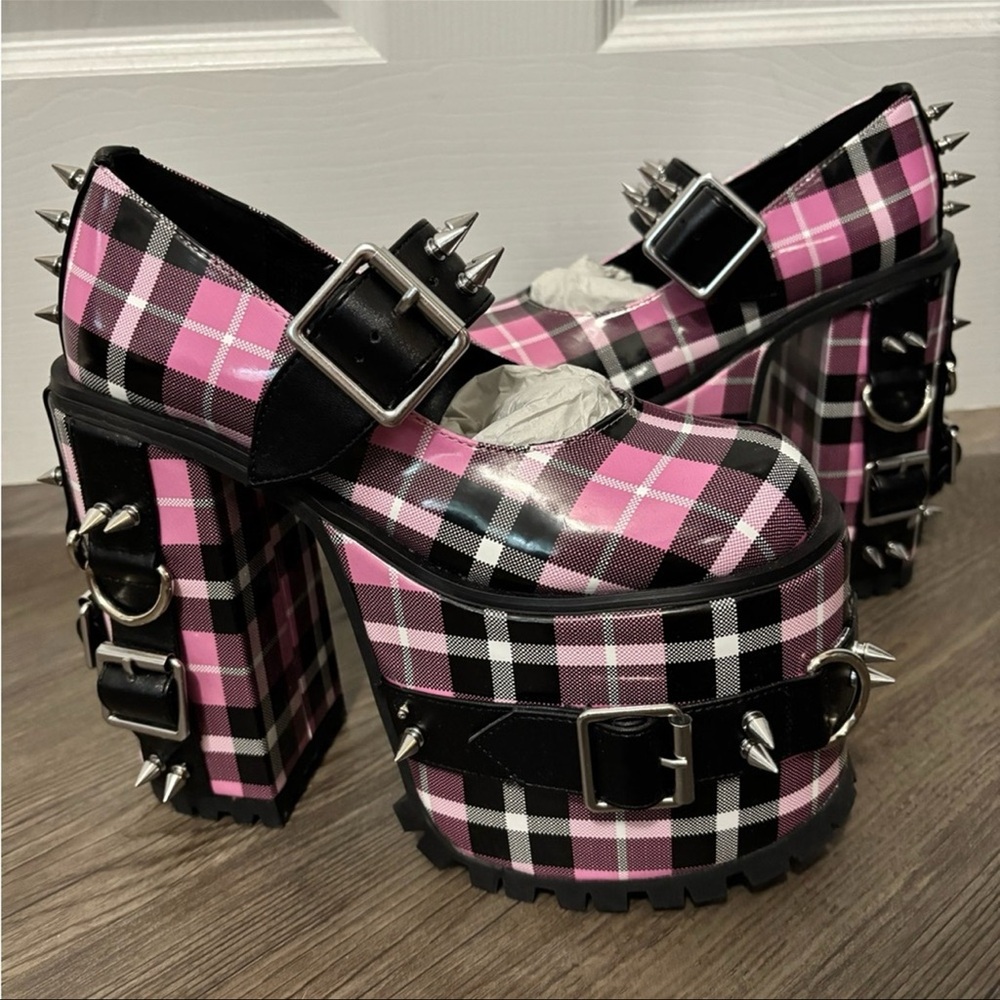 NWOB Dolls Kill / Current Mood Baby Heart To Break Platform Mary Janes